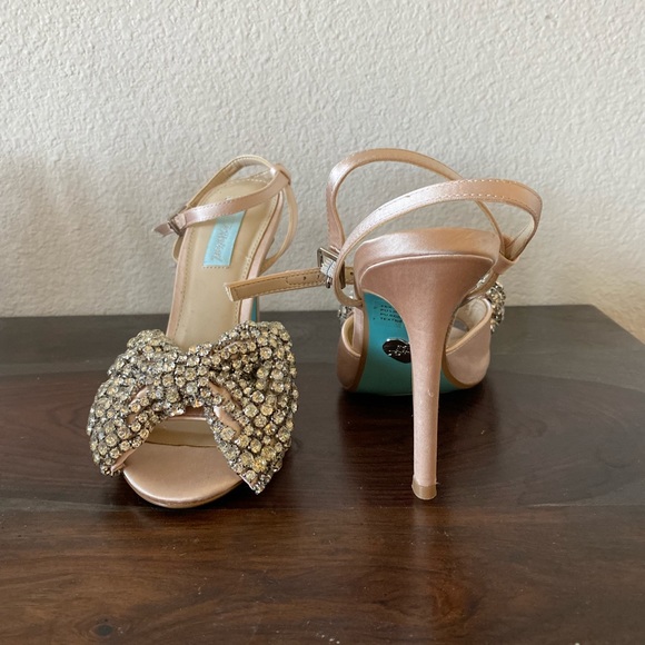 NWOT Betsey Johnson bow heels - Picture 6 of 8